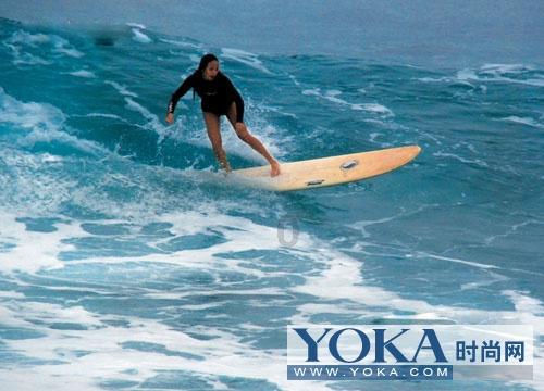 官方：26岁韩国中场白昇浩加盟伯明翰，签约至2026年